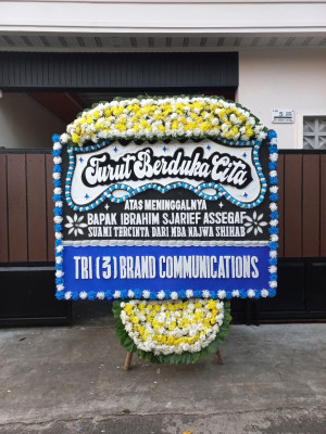 Papan Bunga Duka di Ujunggenteng